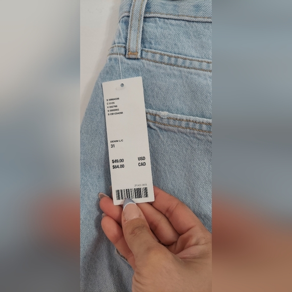 A4 BDG girlfriend high rise shorts size 31 - Picture 6 of 7